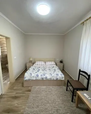 New Bazaar בית הארחה